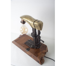 Lampe chaussure dorée